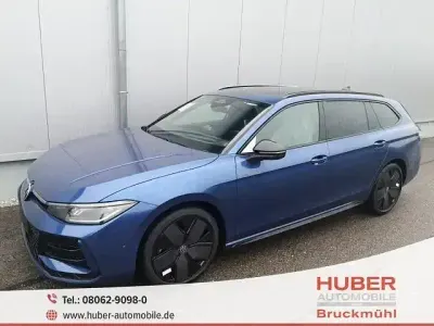 Neu VW Passat R-line 220 PS (161 kW) 2025 Grenadilschwarz metallic Kombi