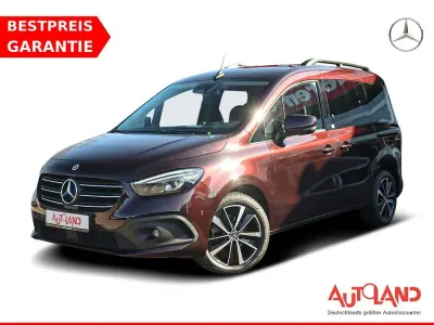 Gebraucht Mercedes T180 Style 116 PS (85 kW) 2023 Rot Van / Kleinbus