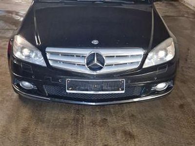 Schwarz Gebraucht 2007 Mercedes 220 Limousine | 2.500 €