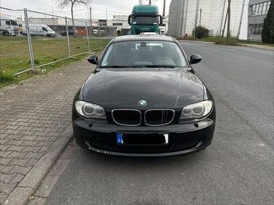Gebraucht BMW 118 143 PS (105 kW) 2010 Schwarz Kleinwagen