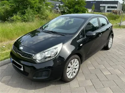 Gebraucht Kia Rio Edition 7 109 PS (80 kW) 2013 Schwarz Kleinwagen