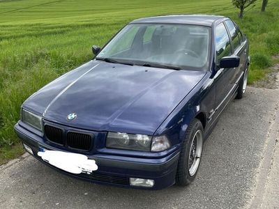 gebraucht BMW 316 E36 i Limousine montrealblau