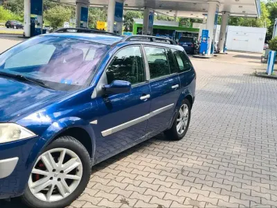 Gebraucht Renault Mégane GrandTour 150 PS (110 kW) 2004 Blau Kombi