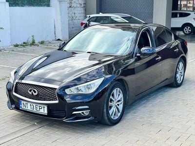 Schwarz Gebraucht 2015 Infiniti Q50 Limousine | 7.950 € (Fairer Preis)