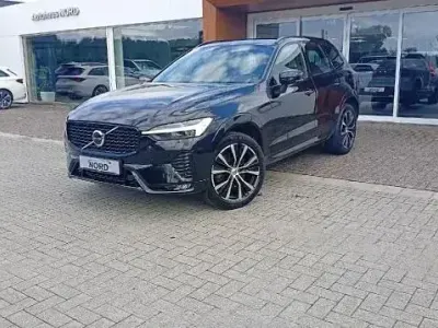 Gebraucht Volvo XC60 Plus 197 PS (144 kW) 2023 Onyx black / metallic SUV