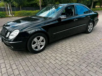Gebraucht Mercedes E240 177 PS (130 kW) 2004 Schwarz Limousine