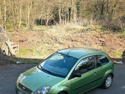 Gebraucht Ford Fiesta 75 PS (55 kW) 2005 Grün Kleinwagen