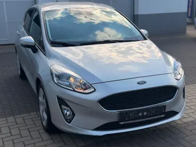 Używany Ford Fiesta Cool & Connect 101 KM (74 kW) 2020 Srebrny Hatchback
