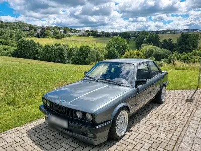 Gebraucht BMW 320 129 PS (94 kW) 1988 Grau Coupé