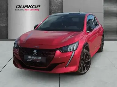 Gebraucht Peugeot e-208 GT 100 kW (136 PS) 2024 Elixir rot Kleinwagen