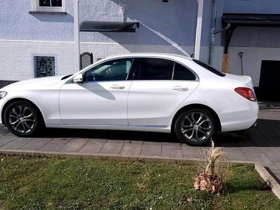 Gebraucht Mercedes C200 136 PS (100 kW) 2015 Weiß Limousine