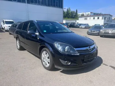 Gebraucht Opel Astra Innovation 140 PS (102 kW) 2009 Schwarz Limousine