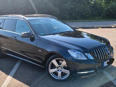 Gebraucht Mercedes E250 204 PS (150 kW) 2012 Schwarz Limousine