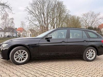 Gebraucht BMW 320 Advantage 184 PS (135 kW) 2019 Schwarz Kombi