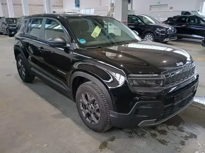 Używany Jeep Avenger Altitude 101 KM (74 kW) 2024 Czarny SUV