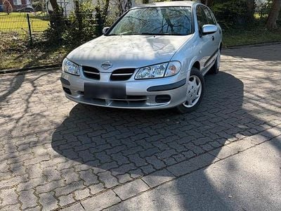 Usata Nissan Almera 89 CV (65 kW) 2001 Argento Utilitaria