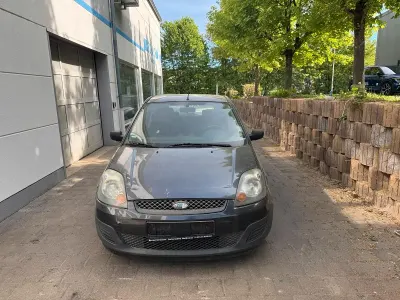 Usata Ford Fiesta 60 CV (44 kW) 2006 Argento Utilitaria