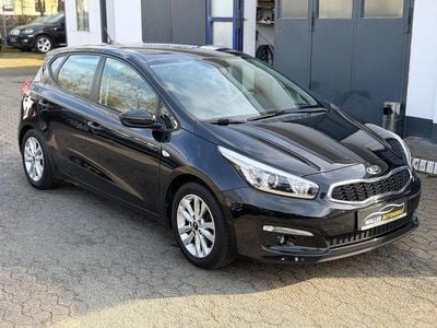 Gebraucht Kia Ceed 99 PS (72 kW) 2017 Schwarz Kleinwagen