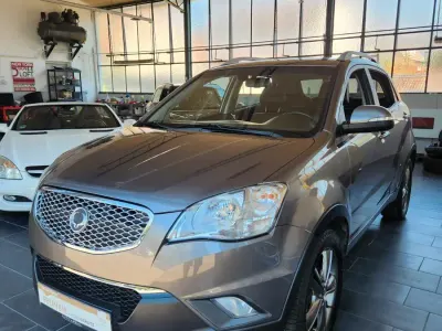 Gebraucht SsangYong Korando 175 PS (128 kW) 2013 Grau SUV