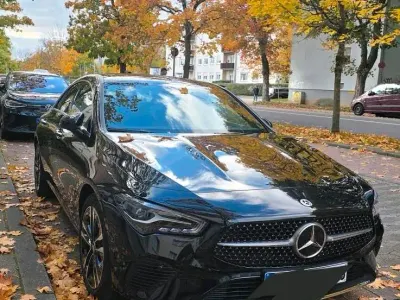 Gebraucht Mercedes CLA180 Progressive 136 PS (100 kW) 2025 Schwarz Coupé