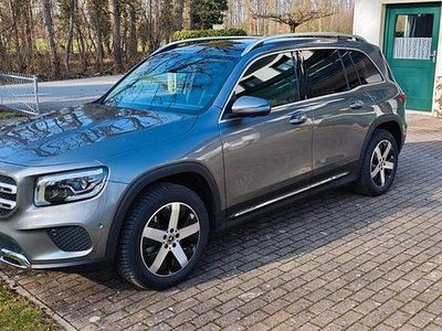 Gebraucht Mercedes GLB200 163 PS (119 kW) 2023 Grau SUV
