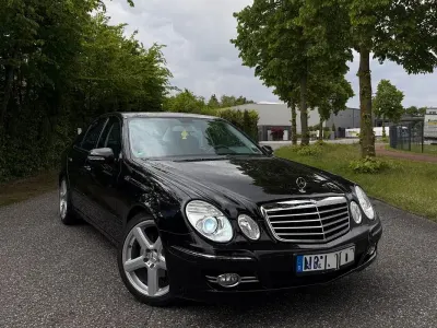 Gebraucht Mercedes E220 Avantgarde 170 PS (125 kW) 2008 Schwarz Limousine