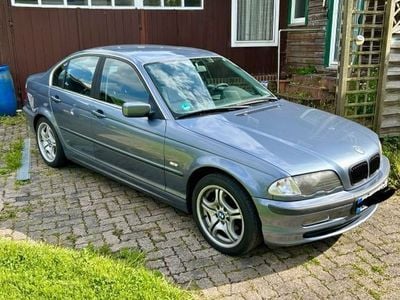 BMW 323