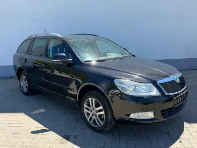 Gebraucht Skoda Octavia Elegance 140 PS (102 kW) 2013 Schwarz Kombi