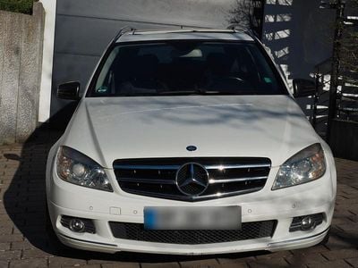 Gebraucht Mercedes C220 Avantgarde 170 PS (125 kW) 2011 Weiß Kombi