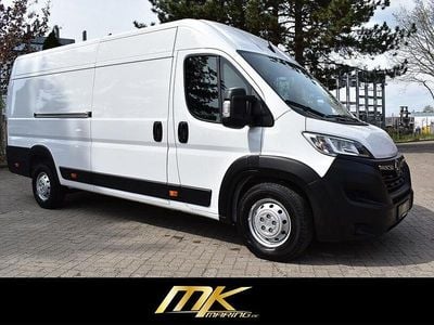 Second-hand Opel Movano 165 CP (121 kW) 2024 Alb Van