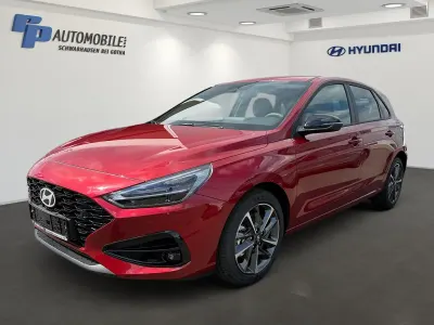 Gebraucht Hyundai i30 Advantage 101 PS (74 kW) 2024 Ultimate red Limousine