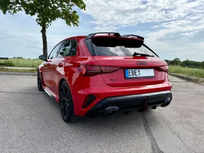 Gebraucht Audi RS3 Sport 400 PS (294 kW) 2025 Rot Limousine