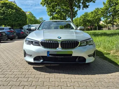 Second-hand BMW 330 Advantage 258 CP (189 kW) 2021 Argintiu Break