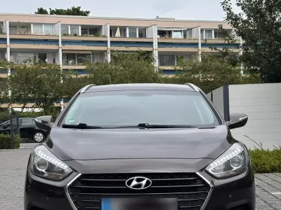 Gebraucht Hyundai i40 141 PS (103 kW) 2015 Braun Kombi