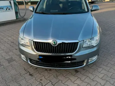 Używany Skoda Superb 160 KM (117 kW) 2009 Srebrny Sedan/Limuzyna