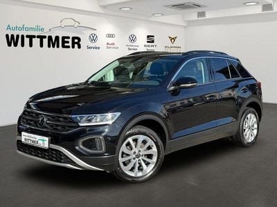 Second-hand VW T-Roc Life 150 CP (110 kW) 2022 Negru SUV