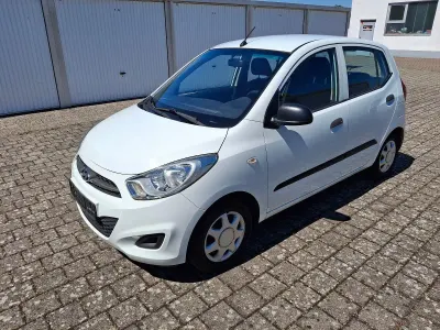 Gebraucht Hyundai i10 Edition 69 PS (50 kW) 2013 Weiß Kleinwagen