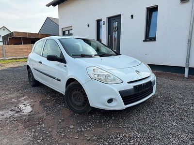 Usata Renault Clio II 55 CV (40 kW) 2011 Bianco Utilitaria