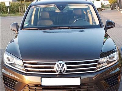 Braun Gebraucht 2015 VW Touareg SUV | 29.963 € (Teuer)