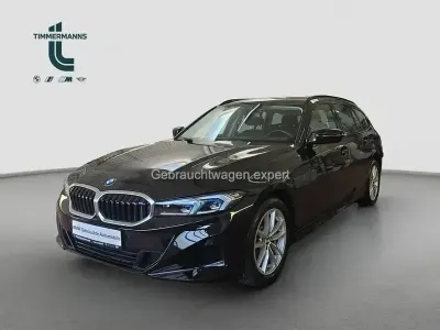 Gebraucht BMW 330 Sport Line 286 PS (210 kW) 2023 Schwarz uni Kombi