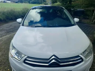 Gebraucht Citroën C4 90 PS (66 kW) 2012 Weiß Limousine