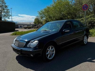 Second-hand Mercedes C320 218 CP (160 kW) 2000 Albastru Berlinǎ