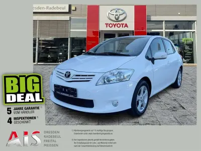 Gebraucht Toyota Auris Life 132 PS (97 kW) 2012 Weiß Limousine