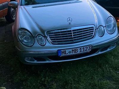 Gebraucht Mercedes 220 2003 Silber Limousine
