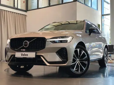 Gebraucht Volvo XC60 Plus 197 PS (144 kW) 2024 Grau SUV