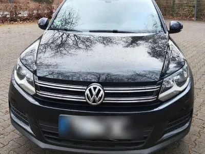 Second-hand VW Tiguan Trendline 150 CP (110 kW) 2015 Negru SUV