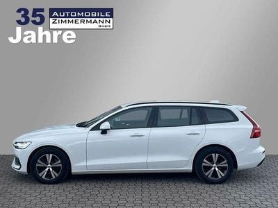 Gebraucht Volvo V60 Momentum 150 PS (110 kW) 2020 Weiß Kombi