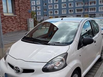 Usata Toyota Aygo 68 CV (50 kW) 2011 Bianco Utilitaria