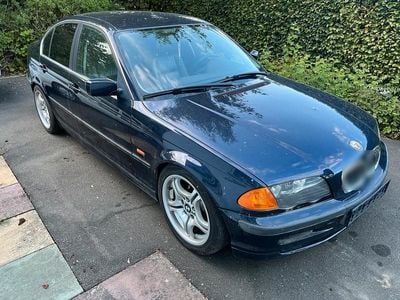BMW 323