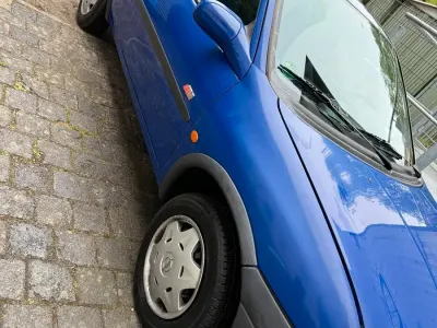 Używany Opel Corsa Eco 65 KM (47 kW) 1999 Niebieski Hatchback